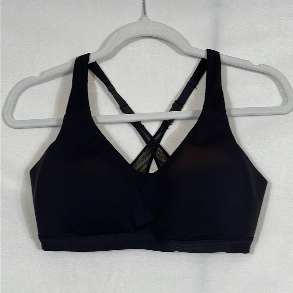Lululemon Bra Size 36C Lightly Padded Cross-back With Lace Adjustable Clasp NWOT